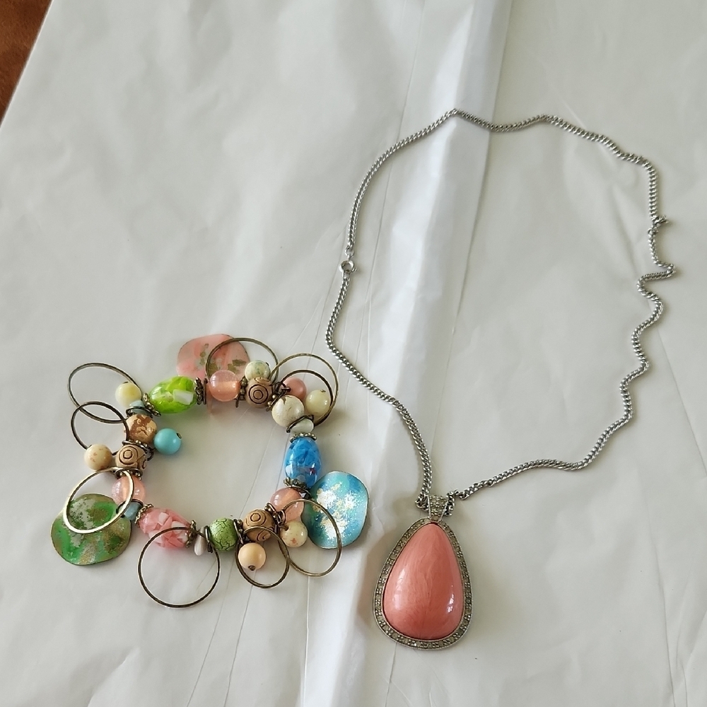 Avon Pink and Blue Delicate‎ Beaded Bracelets